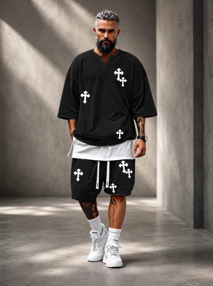 LEO · CONJUNTO STREETWEAR CON ESTAMPADO DE CRUCES